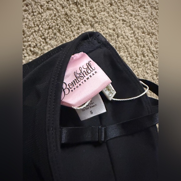 Bombshell Sportswear Gloss Collection Bra - Picture 6 of 6